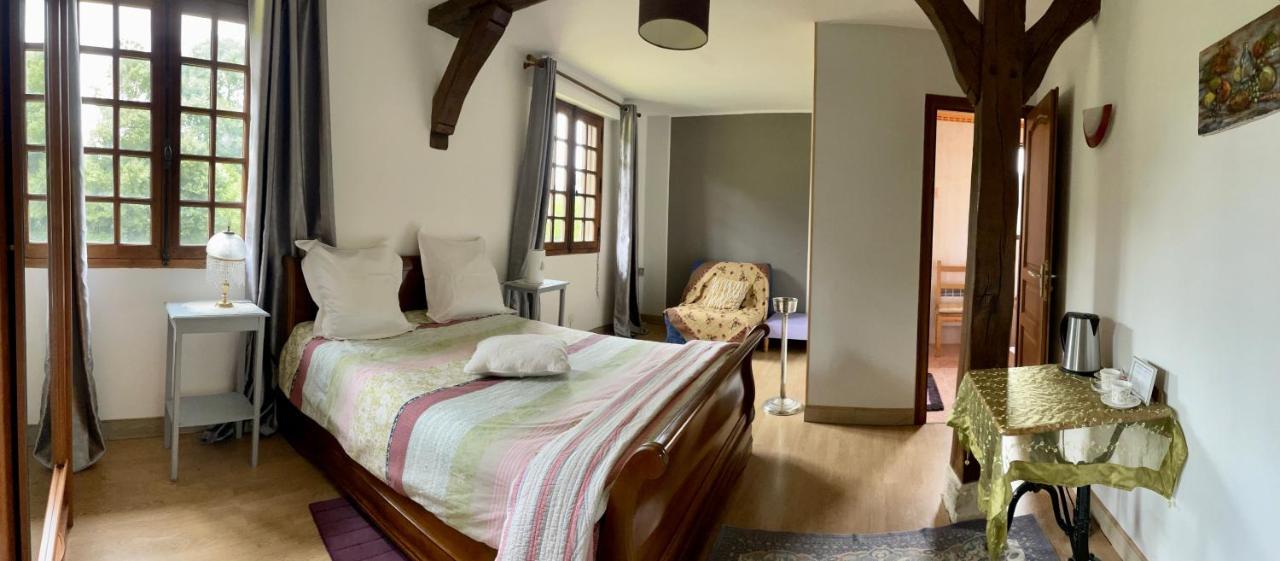 Manoir Melphil Bed & Breakfast Saint-Etienne-la-Thillaye Exterior photo